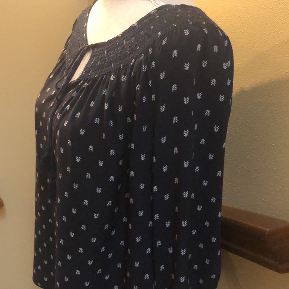 NWT! Forever 21 Women’s Blouse - Picture 4 of 9